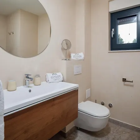 House & سلاتين