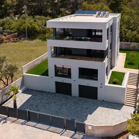 Appartement House & *