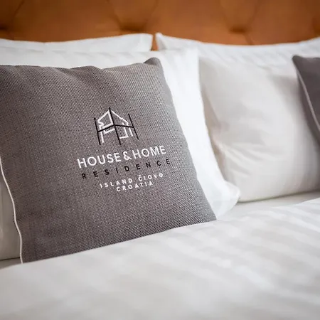 House & شقة