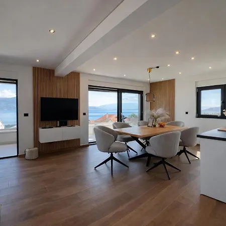 House & Slatine