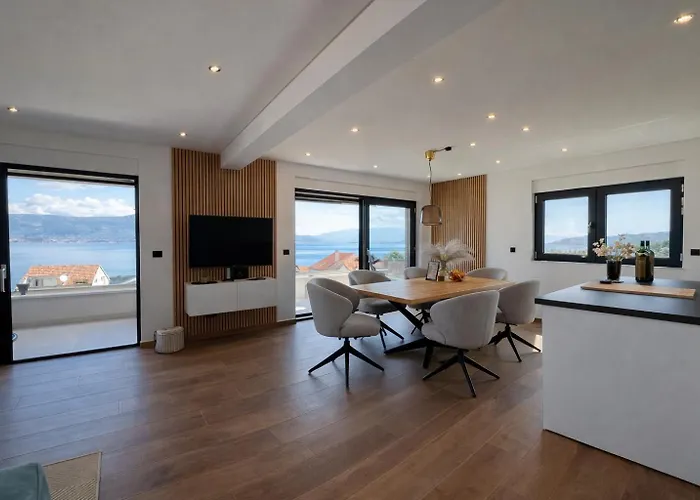 House & Slatine